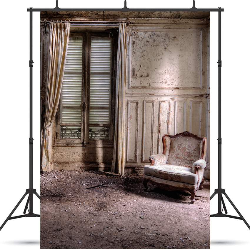 Toile de fond de fauteuil blanc de chambre abandonnée pour la photographie SBH0295