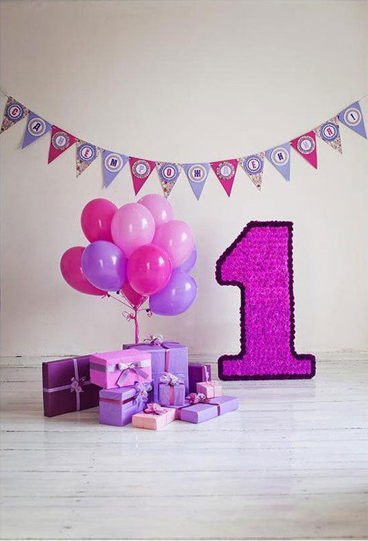 Toile de fond de ballons colorés et mur de décoration de cadeaux pour 1er anniversaire