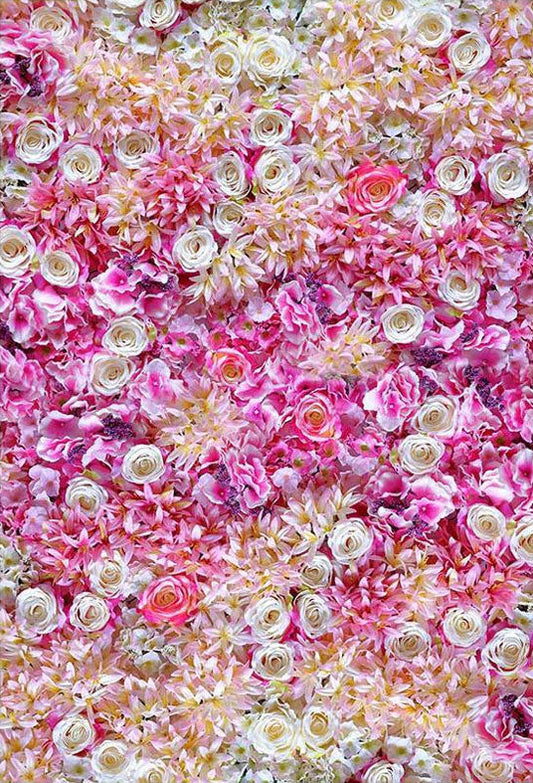 Toile de fond de fleurs roses et blanches font un mur pour une photographie d'événement heureux