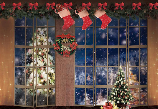Toile de fond joyeux Noël fenêtres chaussettes d'hiver décors d'arbres de Noël
