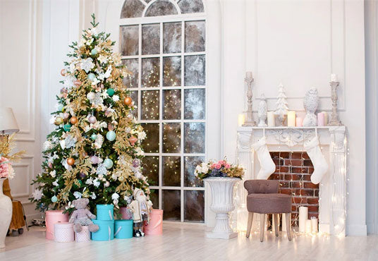 Toile de fond décors de plancher en bois d'arbre de Noël coloré de cheminée blanche pour des photos