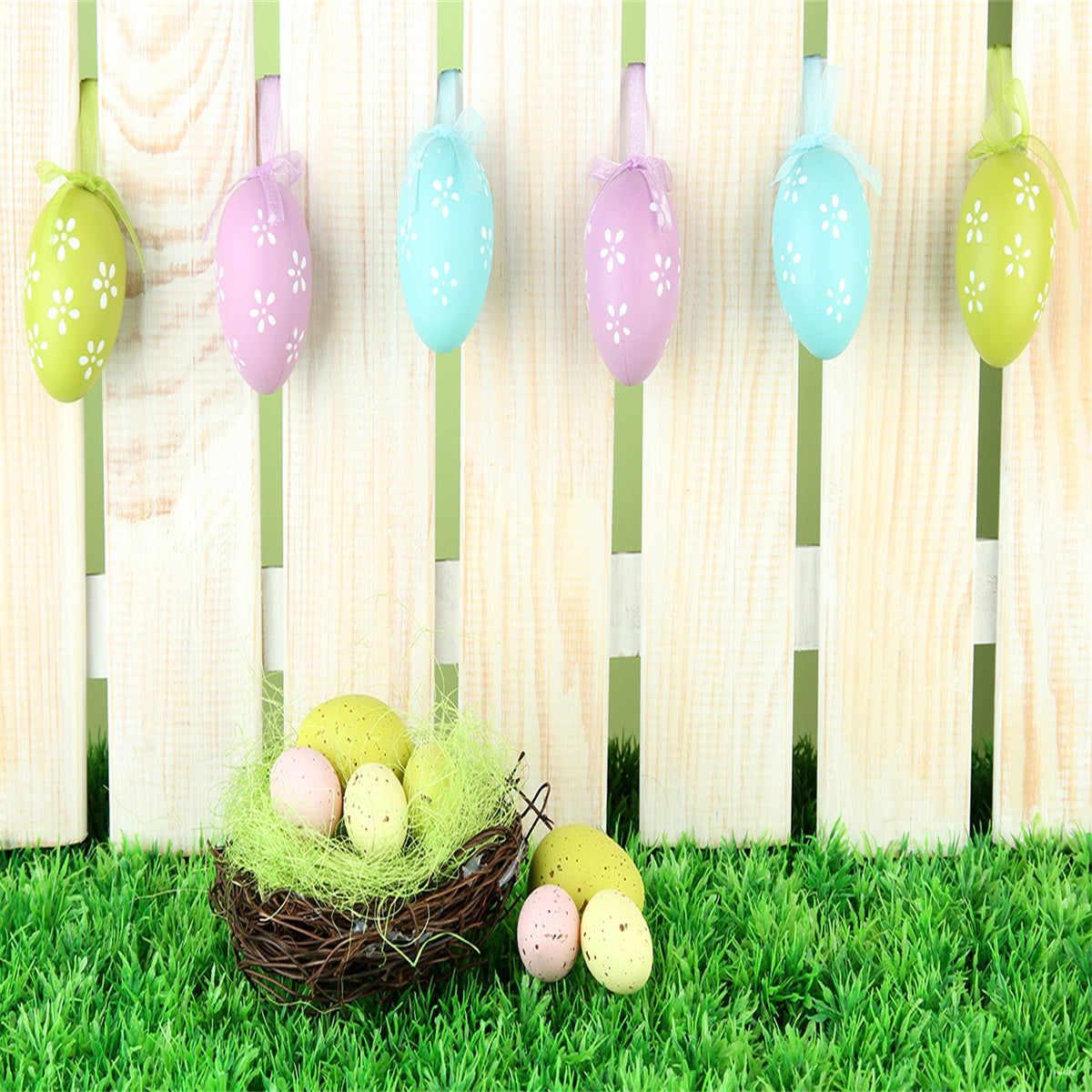 Toile de fond de clôture de Pâques oeufs colorés pour la photo