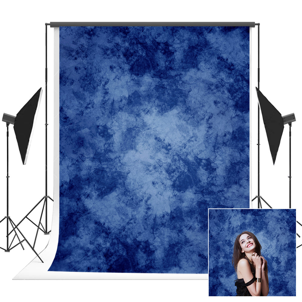 Toile de fond de bleu foncé à contraste élevé portrait studio numérique photographie abstraite K23238