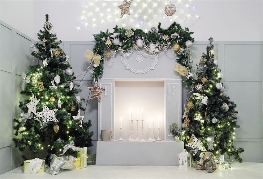 Toile de fond décors de cheminée blanche sapin de Noël vert